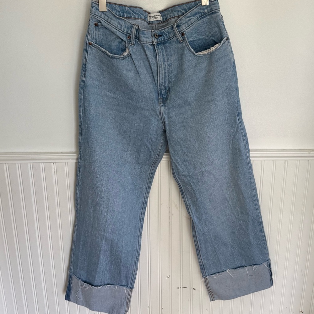 Abercrombie and Fitch relaxed Jean